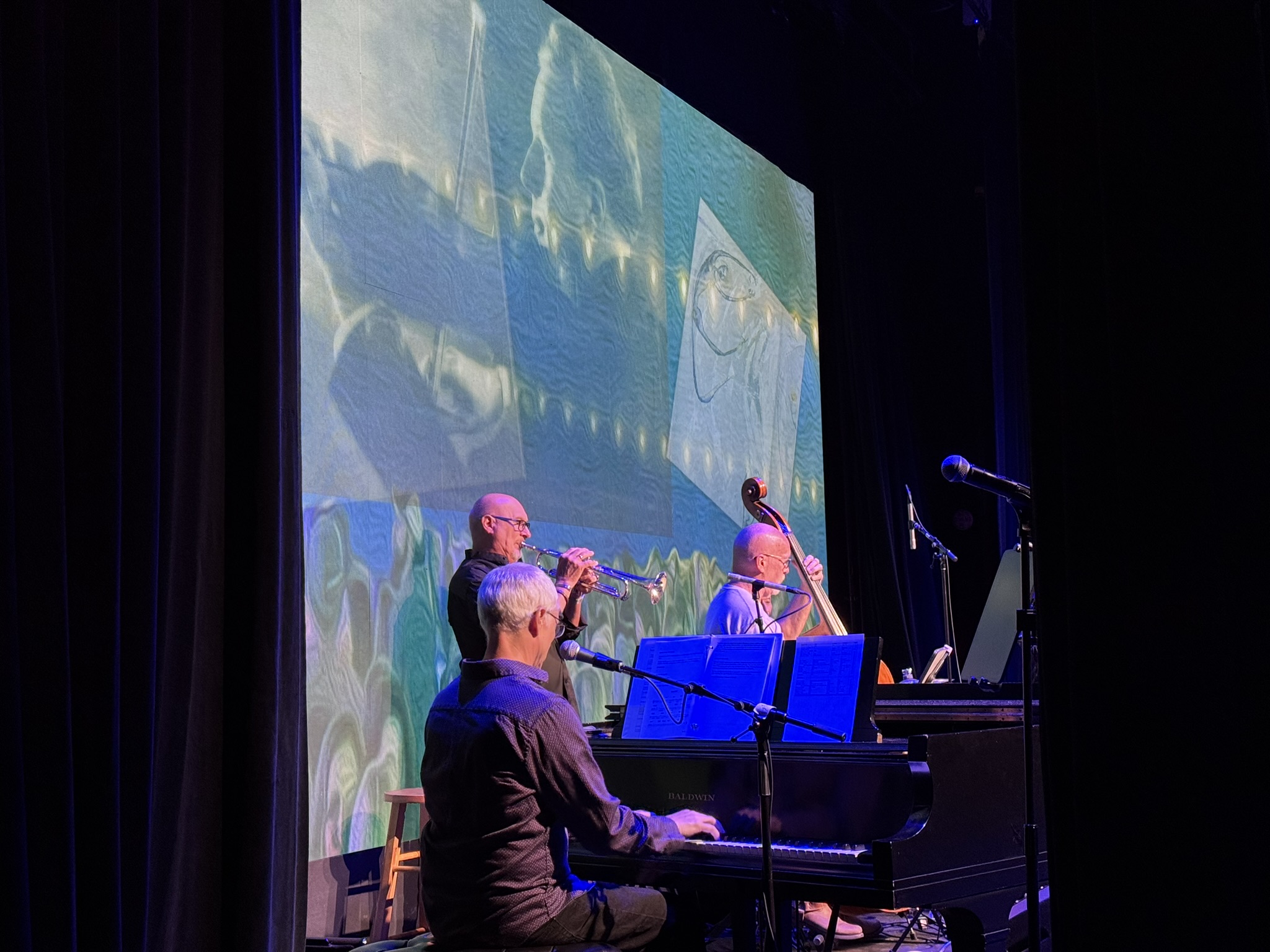 square notes stage image 